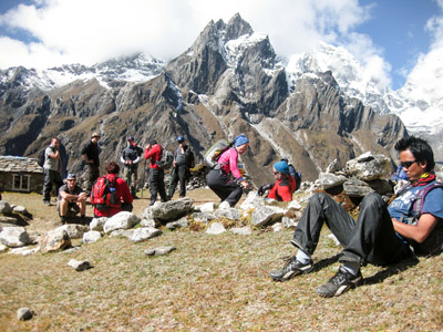 nepal-everest-base-camp-trek-rest-break nepal-everest-base-camp-trek-rest-break