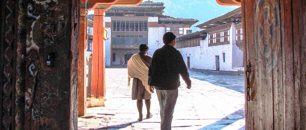 bhutan-entrance-dzong