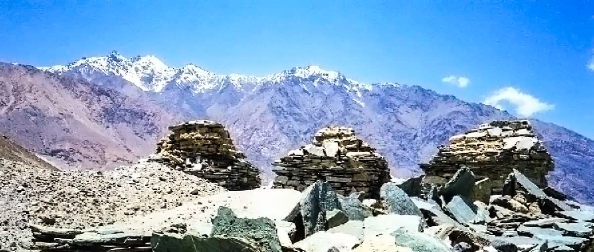 ladakh-akgam-stupas