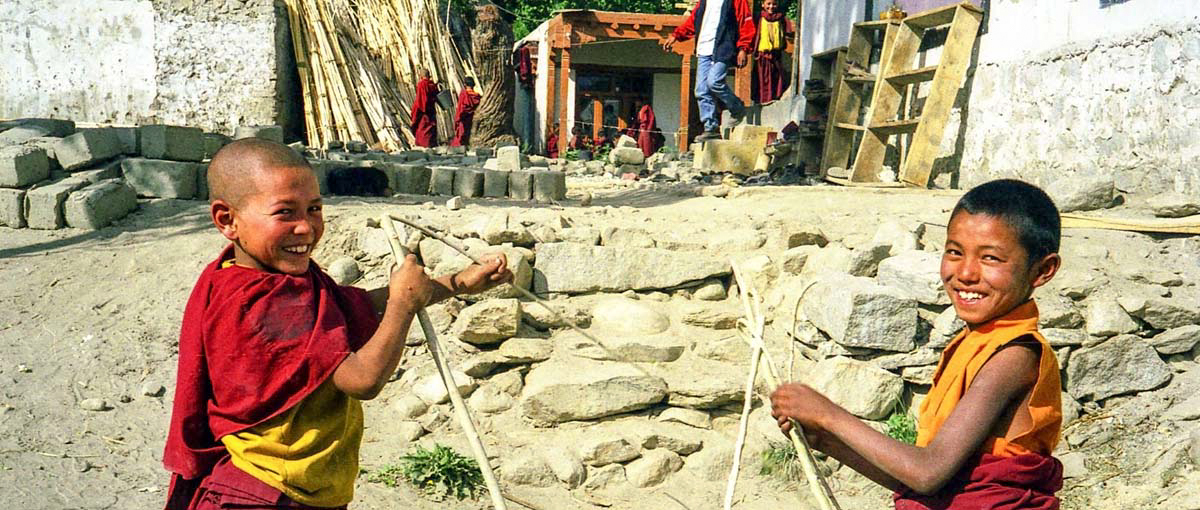 ladakh-boy-monks-sumur