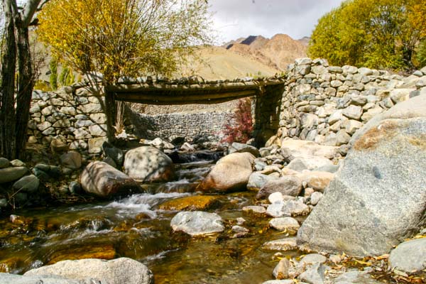 ladakh-bridge-stream