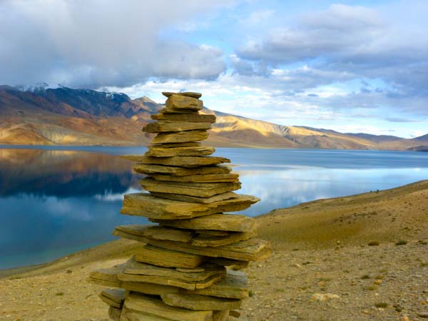 ladakh-cairn-pangong-lake