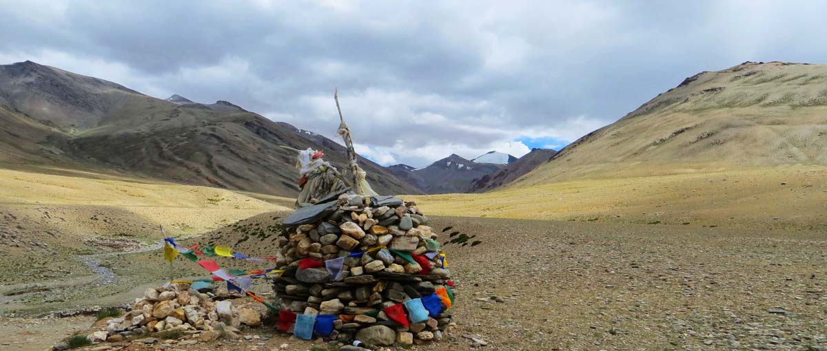 ladakh-flags-trail-to-zara