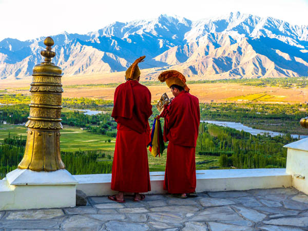 ladakh-monks-thiksey