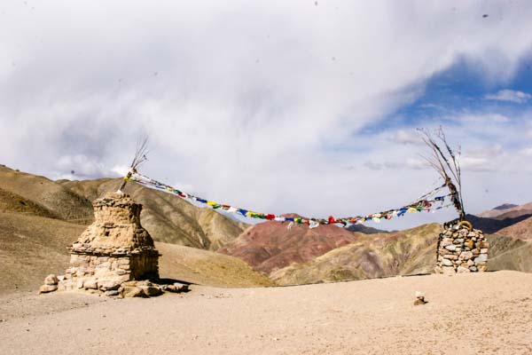 ladakh-prayer-flags-pass