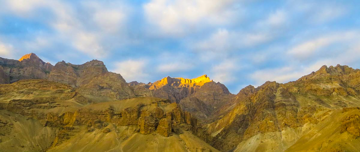ladakh-sunrise-mulbekh