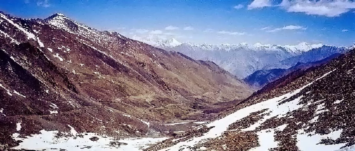 xladakh-khardung-la-view.jpg.pagespeed.ic.KXWj2pJ7UL